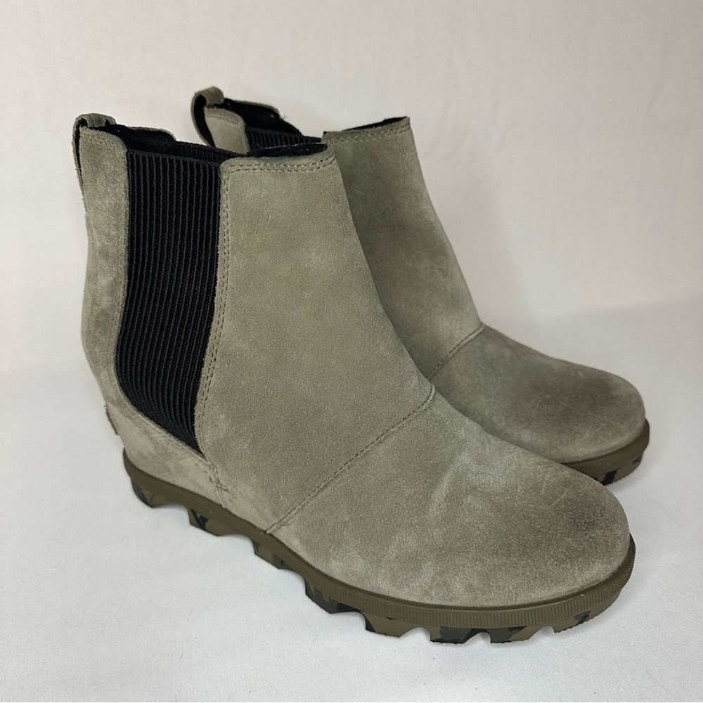 Sorel Joan Rhapsody Leather Chelsea Wedge Ankle Boot Green Women’s Size 8.5
